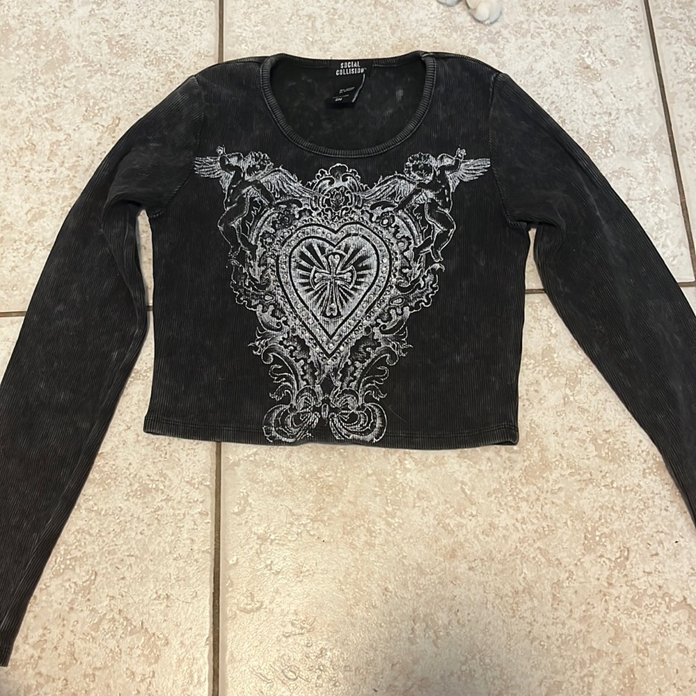 hot topic crop top